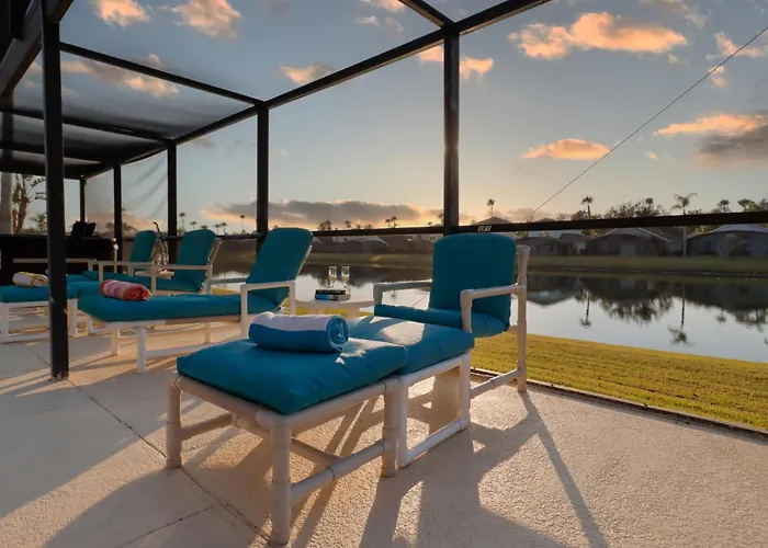 Sunny South Facing Pool With Hot Tub And Lake View Near Disney