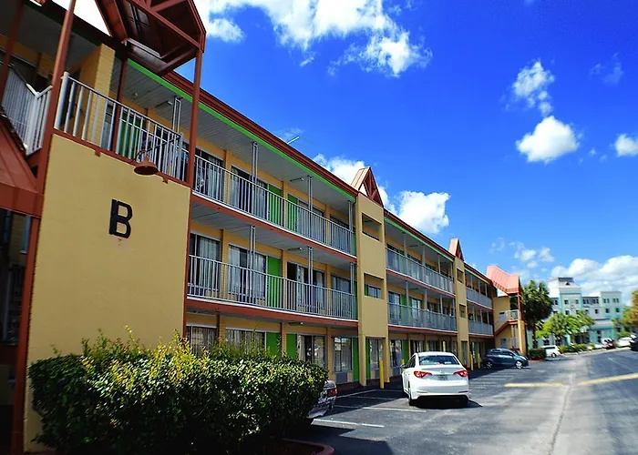 Cheap hotels Roomba Inn & Suites At Old Town